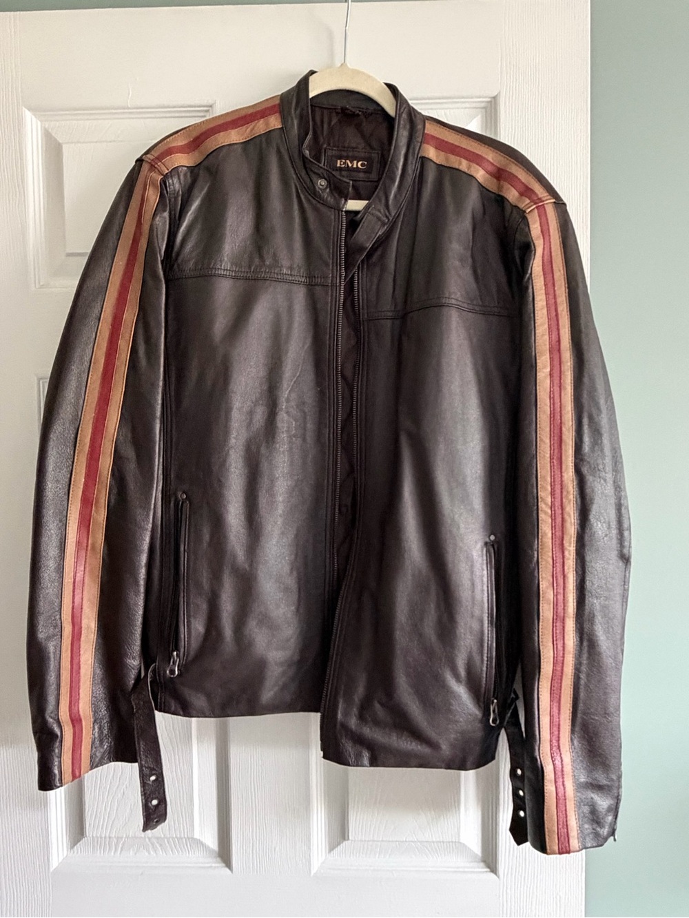 VINTAGE Men’s Dark Brown Leather Jacket with Stripe Detail